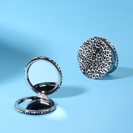 Folding mirror “Animal”, d = 7 cm, with an increase, artificial leather, color “zebra” color-1