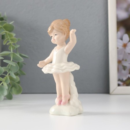 Souvenir ceramics "Little ballerina in a white pack" 6x5x13 cm-1