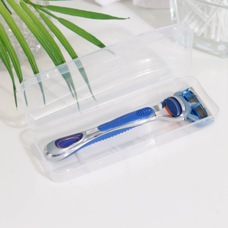 The machine is a razor and 1 interchangeable cassette, suitable for Gillette Fusion-2
