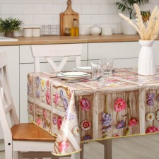 A fabric -based tablecloth with a carman box, 135 × 110 cm