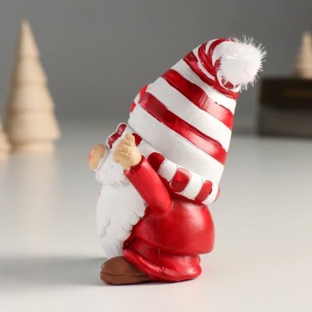 Polystone souvenir "Santa Claus in a white cap in red striped, with a candy" 9x6.5x10 cm-3