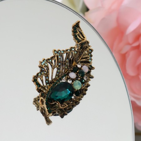 Brooch "Spring" Openwork, green color in black gold