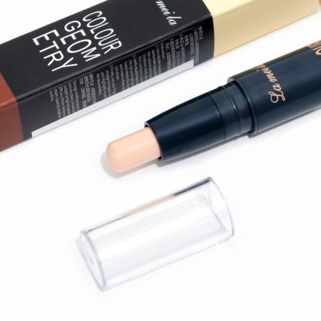 Cont around the face for a double: Contour and highlighter-3