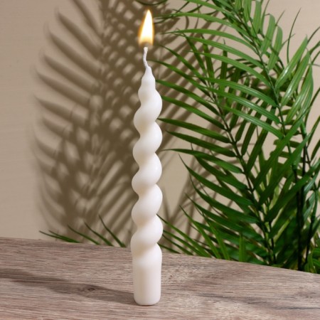 Candle twisted 2.2x2.2x18 cm, soy wax-1