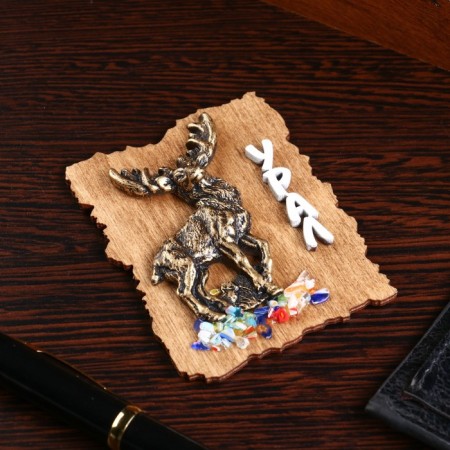 Magnet "Deer North", wood, gypsum, 7x9 cm-1
