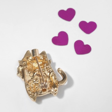 Brooch "Cat in love", red-white color in gold-2