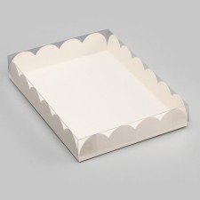 White cookie box, 25 x 18 x 4 cm