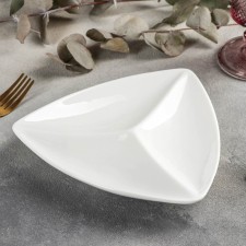 The porcelain rations are triangular 3 cells, 20 × 20 cm, white color