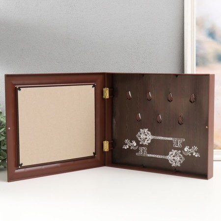 Key closed "House" 26.5x31.5 cm nut-2