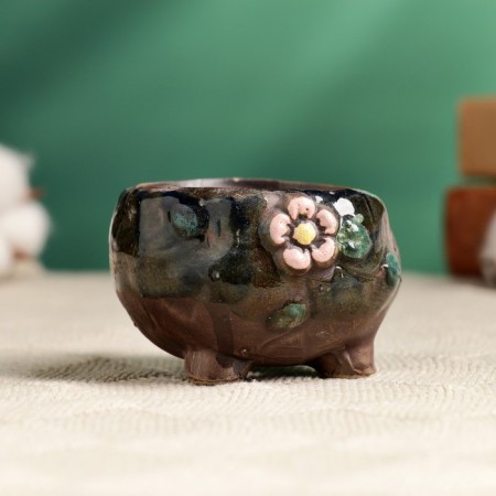 Pot "Flower" on the legs, 6x6x5cm-1