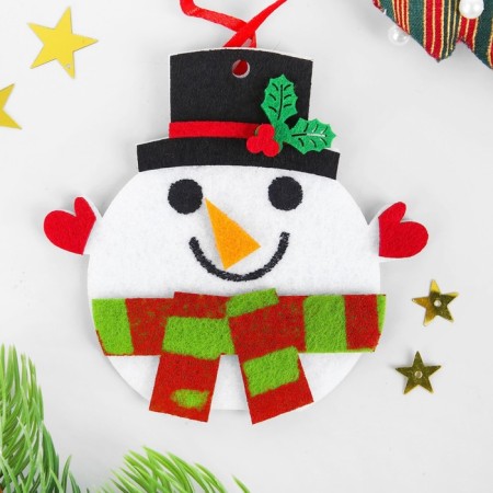 Set for creativity - Create a Christmas tree decoration from felt "Snowman in a hat"