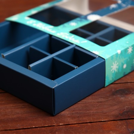 Box for sweets, 8 sweets and chocolate, 17.7 x 17.7 x 3.8 cm "Snowflakes"-4