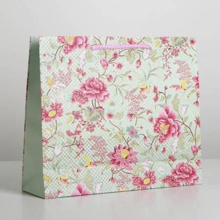 Gift package laminated, packaging, “Moments”, Ml 21 x 25 x 8 cm-3