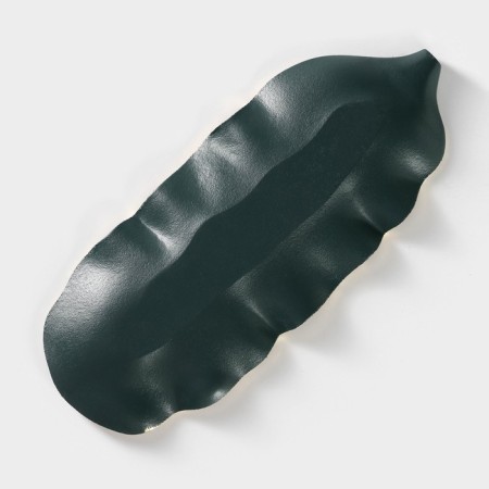 Dice dish of the Golden Leaf, 36 × 14 × 3 cm, golden color with green-3