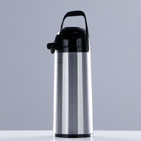 A thermos-giser 1.9 l, with a glass flask, retains heat 12 hours, with a pneumon pump