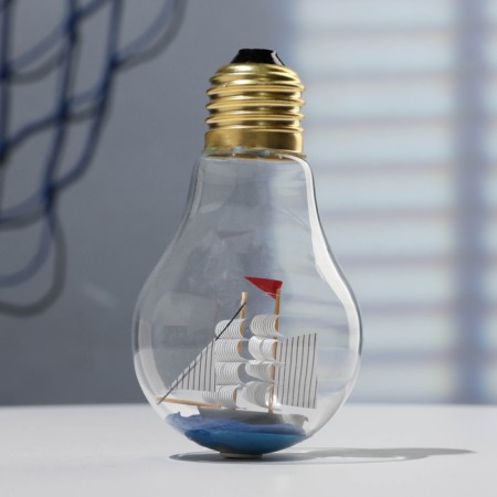 Souvenir ship in a light bulb 10*6cm-1