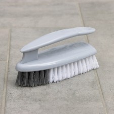 Delta-headle brush, 15 × 5.5 × 7.5 cm, color mix