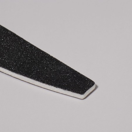 File - emery, abrasiveness 80/100, 18 cm, black color