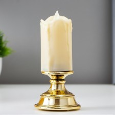 A nightlight with the effect of a living flame 