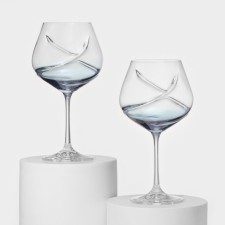 A set of glass glasses for the wine 