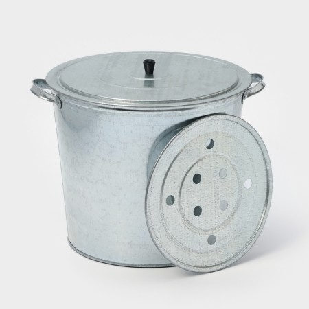 Galvanized linen tank, 32 liters, with a lattice, GOST-3
