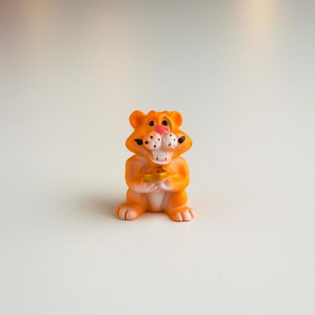 Souvenir Polystone "Tiger Stead with Golden Coin" MIX 3.5x2x2.5 cm-1