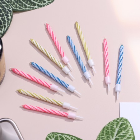 Unsuched candles for the spiral cake, set: 10 pcs and 10 stands