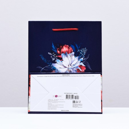 Gift package "Flowers in the dark", 18 x 22.3 x 10 cm-1