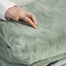 Плед меховой Stenova Home Olive green, размер 140x200 см