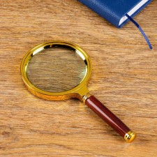 Classic magnifier in gold frame 6x, d = 8cm