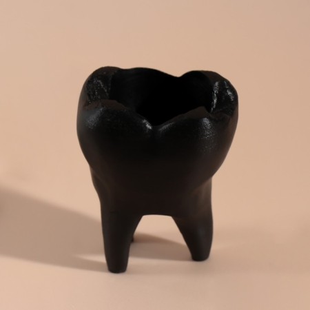 Concrete “tooth” height 9.5, 7.5*6.5 cm black