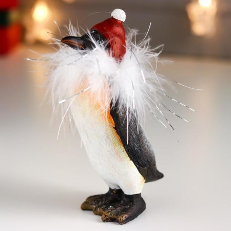 Polystone souvenir "Penguin in a hat with a pompom" Pooh 14.5x9 cm-1