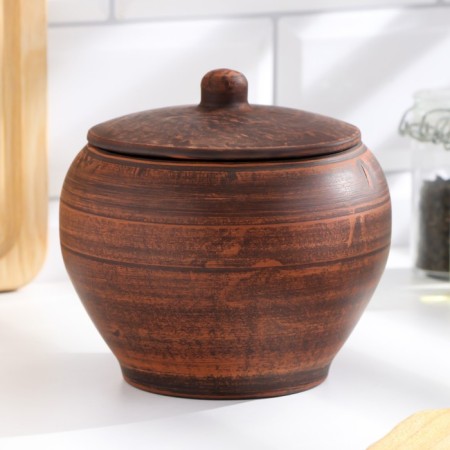 A hot pot of 0.7 l, 13x13x13 cm