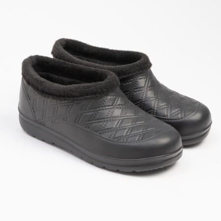 Galos are insulated, size 44, black color