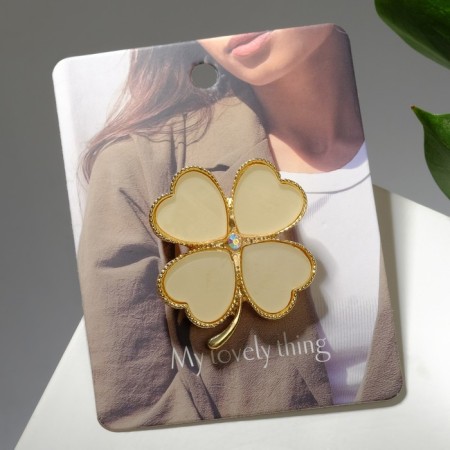 Brooch "Clover" is large, beige color in gold-1