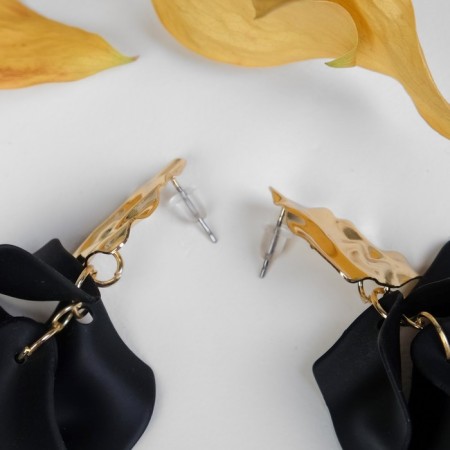 Earrings Assorted "Wind" crumpled triangles, black and golden color-2