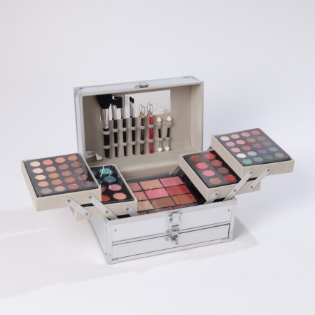 A set of professional cosmetics "Miss Young" No. 16-2
