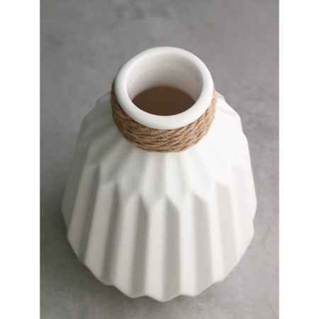 VAZE table "Geometry", h = 18 cm, white color, ceramics, 1 variety, Iran-2