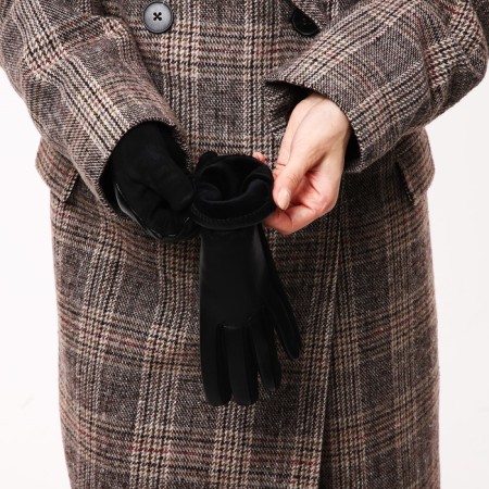 Gloves are female, dimensionless, without insulation, black color-4