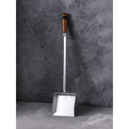 Supply for ash with a wooden handle, 70 x 15 cm, Armenia