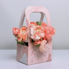 Girl Style, 17 × 12 × 32 cm,
