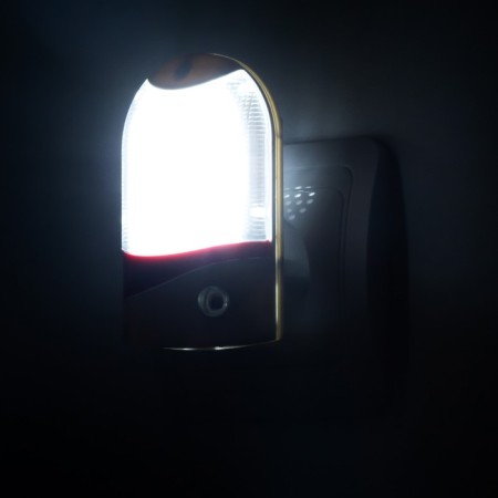 A nightlight with a light sensor, 4_LED x 1 W, 9 cm b (220V) plastic mix risalux-6