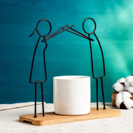 Pot "Family" on a wooden stand, 25x25x10cm-2