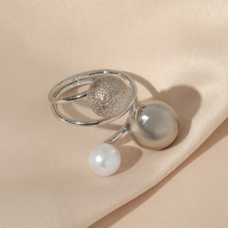 The cloth "Trio", the color is white in silver-3
