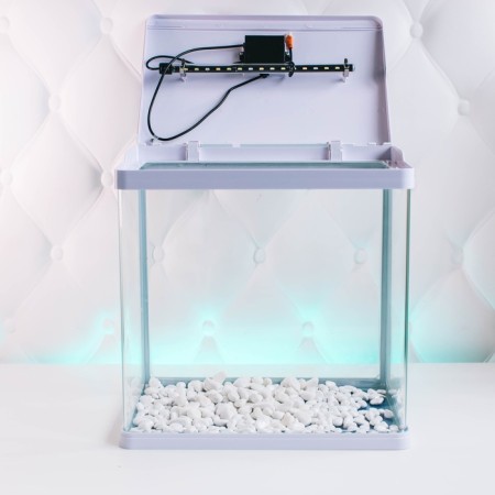 The Seastar HX-390F Aquarium includes: LED lamp 3 color, 7 modes, filter, 30 l, white