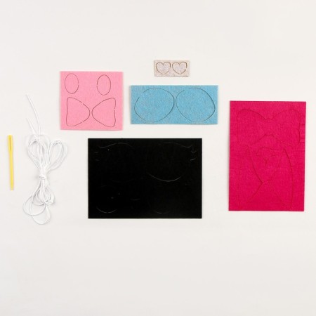 Set for creating a felt bag with perforation "cute cat"-3
