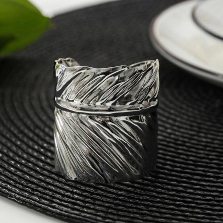 Ring for the leaf “Liszt”, 6.5 × 4.5 × 5 cm, silver color