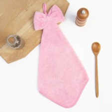 The kitchen towel is the “bow” of the ts.