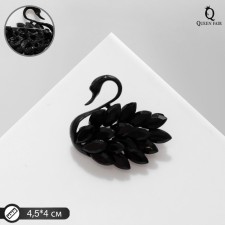 Brooch 