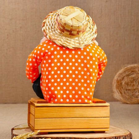 The amulet - Berendey in the hat, sits on the chest, "h = 32 cm, mix-7